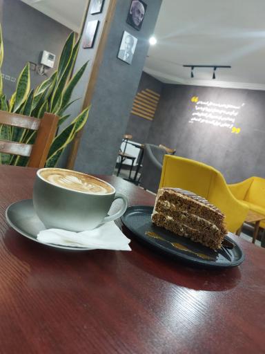 عکس خانه کتاب آدینه