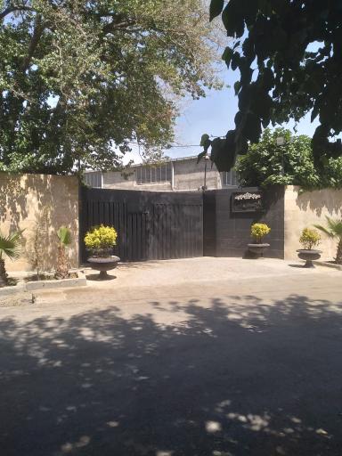 عکس باغ عمارت مهستان