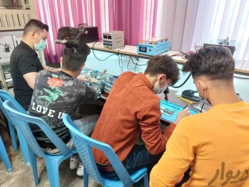 عکس مجتمع آموزشی موبایل ایران