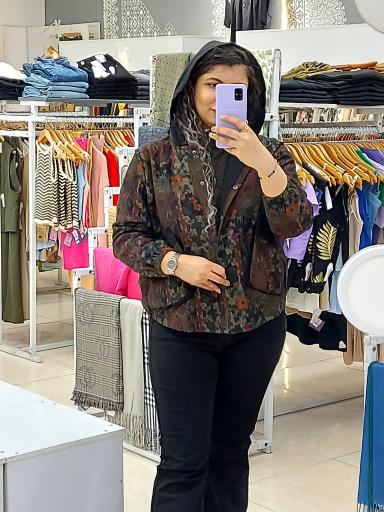 عکس بوتیک دختر موفرفری