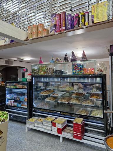 عکس شیرینی سرای پسر شیرین