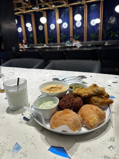 عکس رستوران دست