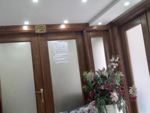 عکس هتل پرنده سفید
