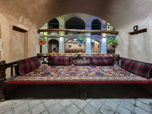 عکس رستوران و سفره خانه سنتی حجره
