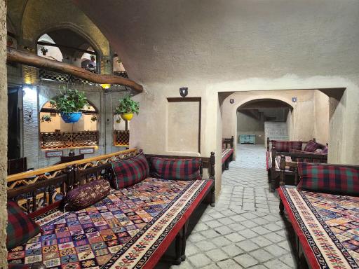 عکس رستوران و سفره خانه سنتی حجره