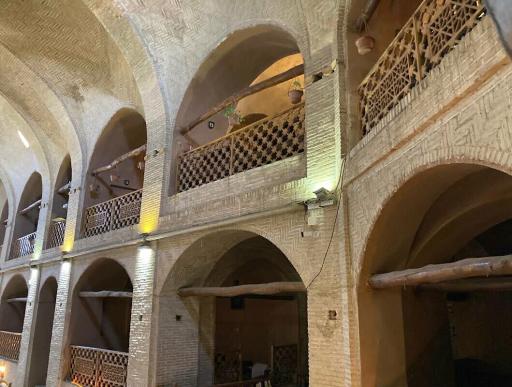 عکس رستوران و سفره خانه سنتی حجره