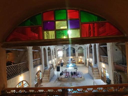 عکس رستوران و سفره خانه سنتی حجره