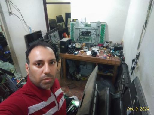 عکس کارگاه تعمیرات تلویزیون مهزیار