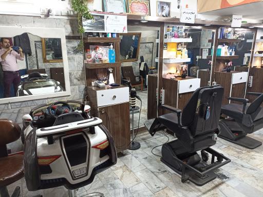 عکس آرایش و پیرایش دانشجو