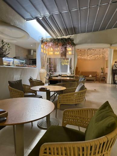 عکس کافه رستوران لیلو