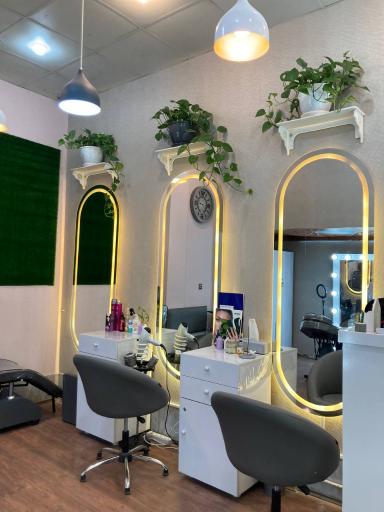 عکس سالن زیبایی آرادخت