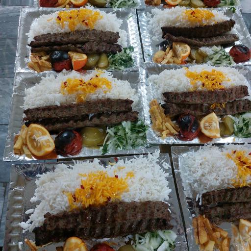 عکس تهیه غذای زرین مهر