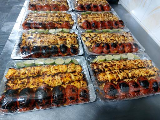 عکس تهیه غذای زرین مهر