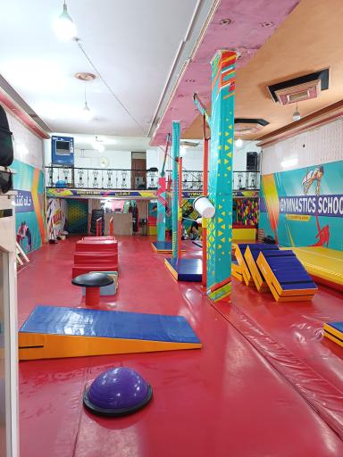 عکس باشگاه ژیمناستیک و کشتی آزاد الوین