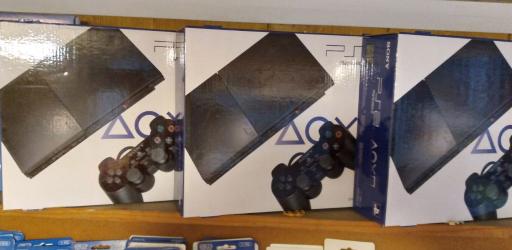 عکس فروشگاه و تعمیرات کنسول های بازی سن سون