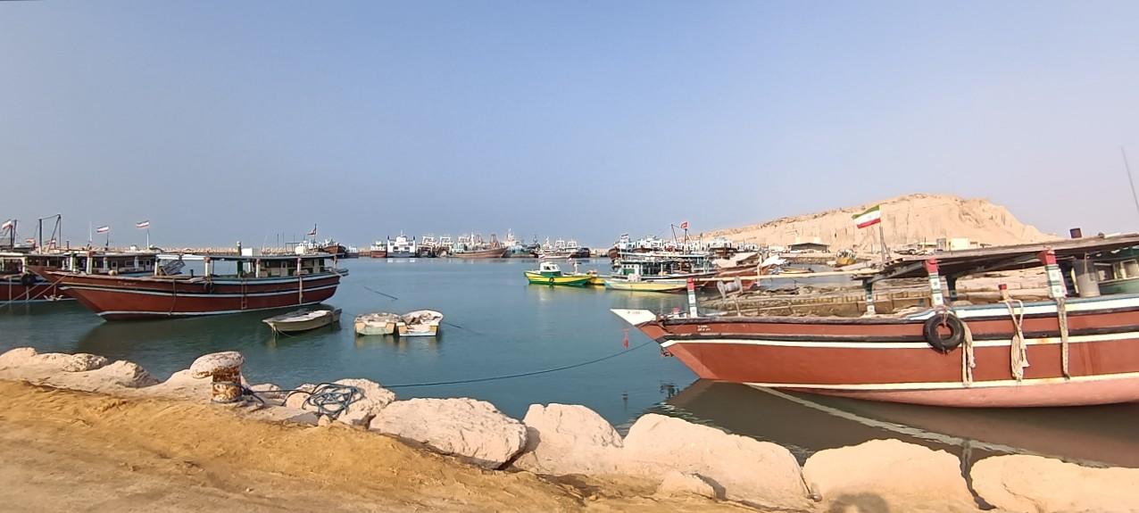 عکس اسکله صیادی و قایق و کشتی 