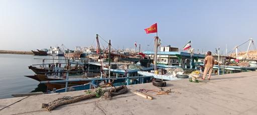 عکس اسکله صیادی و قایق و کشتی 