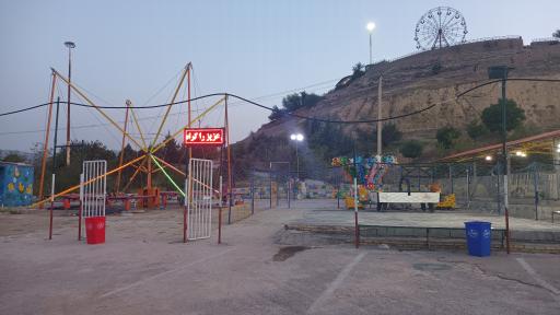 عکس پارک شهربازی دنیای شادی