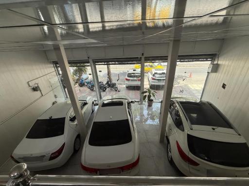 عکس نمایشگاه اتومبیل سحر