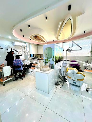 عکس مطب دکترماندانا دهقانی متخصص درمان ریشه