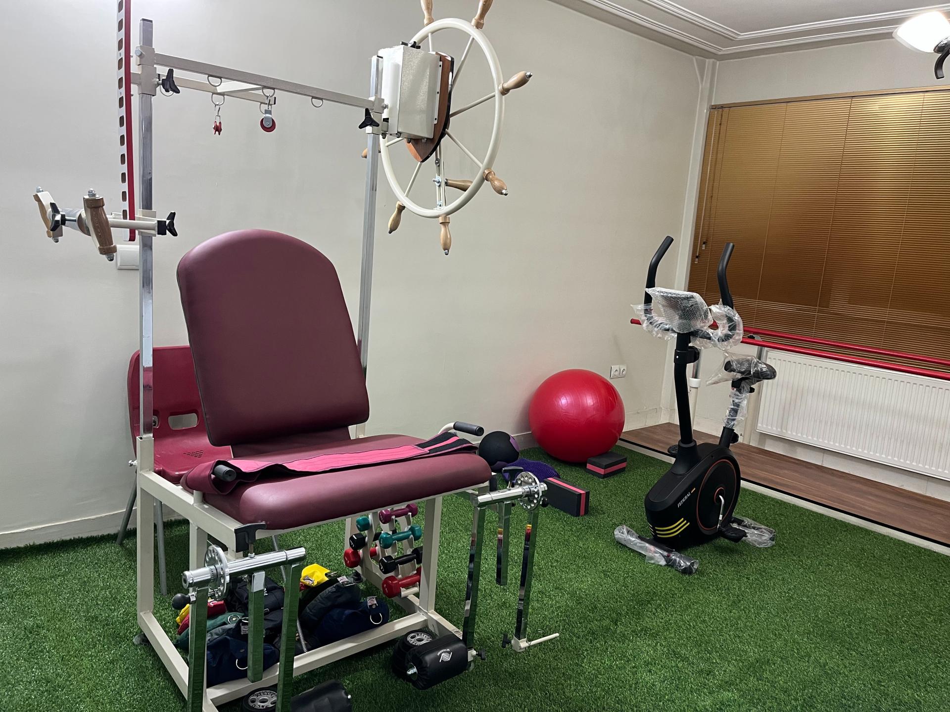 عکس فیزیوتراپی تخصصی سورین