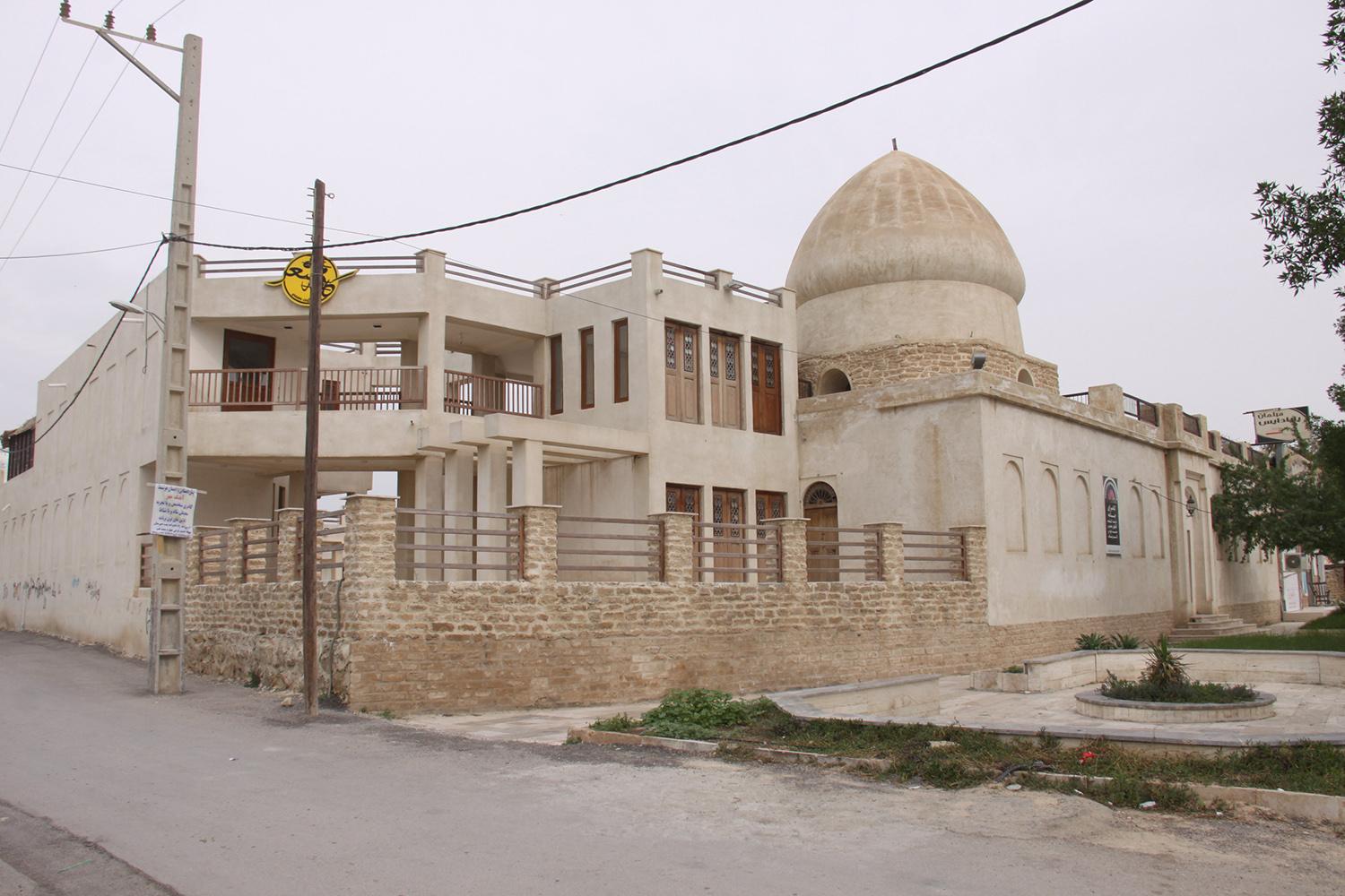 عکس آرمگاه شهید شیخ حسین خان چاه کوتاهی
