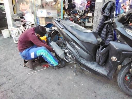 عکس تعمیرگاه هوندا