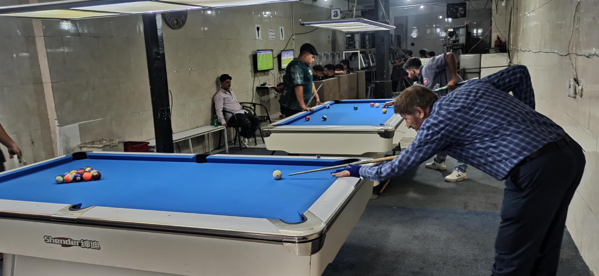 عکس سالن بیلیارد
