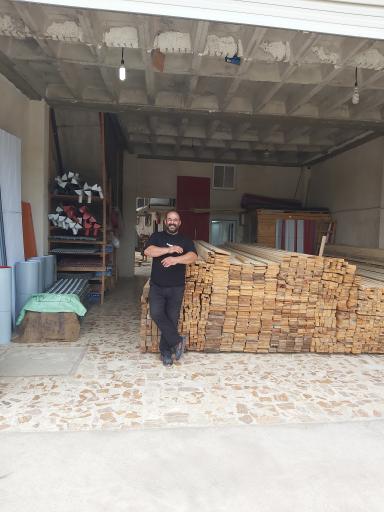 عکس چوب فروشی پرسپولیس