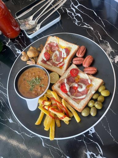 عکس کافه صبحانه آتما