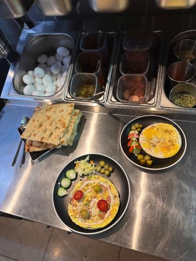 عکس کافه صبحانه آتما