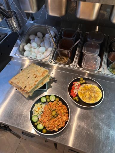 عکس کافه صبحانه آتما