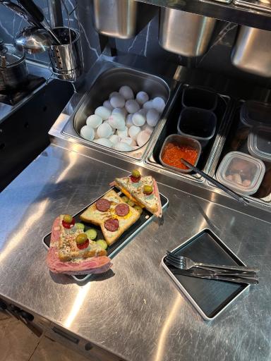 عکس کافه صبحانه آتما