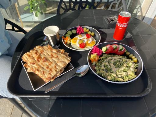 عکس کافه صبحانه سنتی وگن و گیاهی آتما