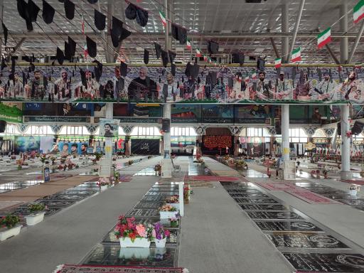 عکس گلزار شهدای رشت