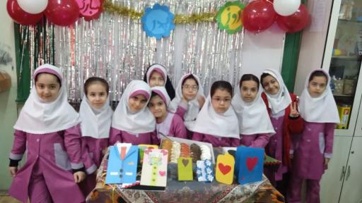 عکس دبستان دخترانه مکتب الاحرار