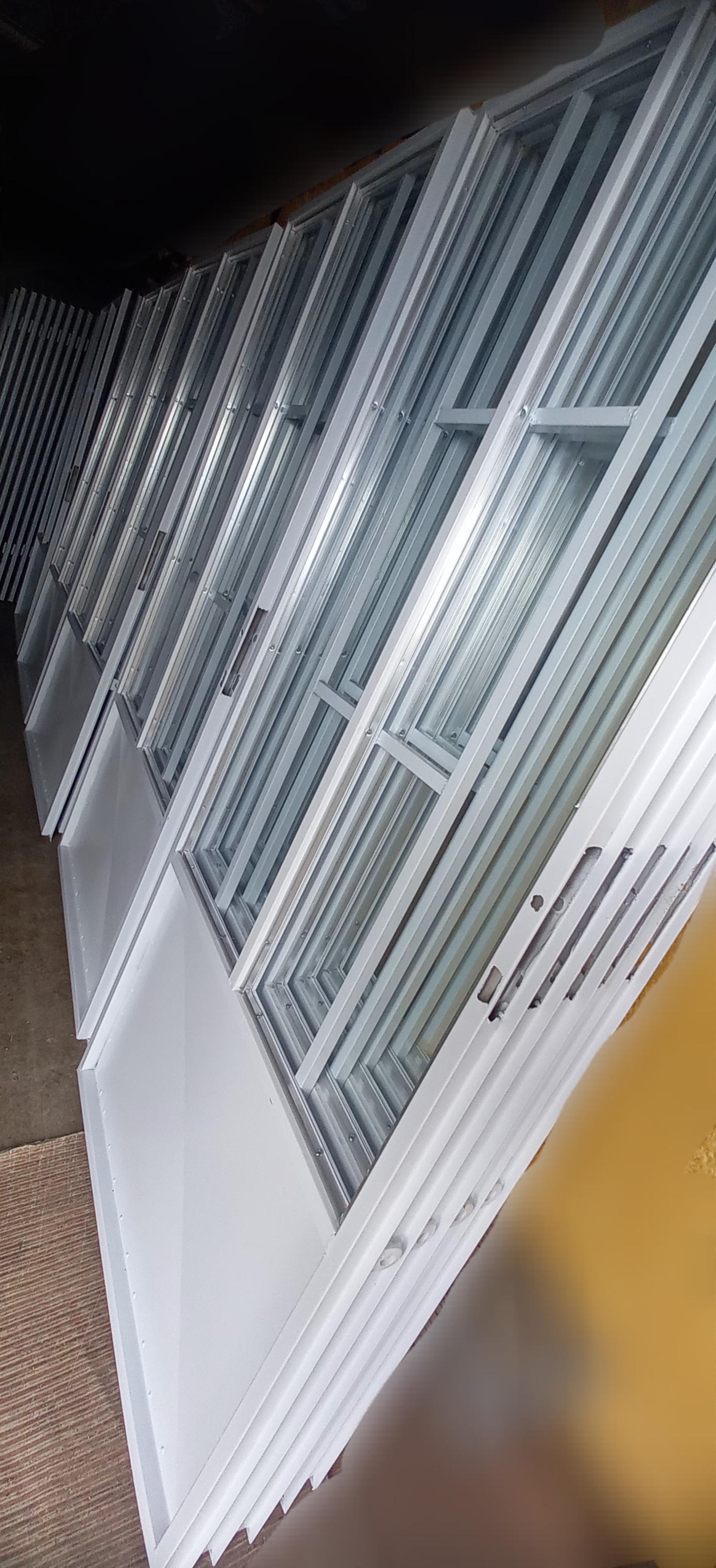 عکس تولیدی درب آهنی و کانکس