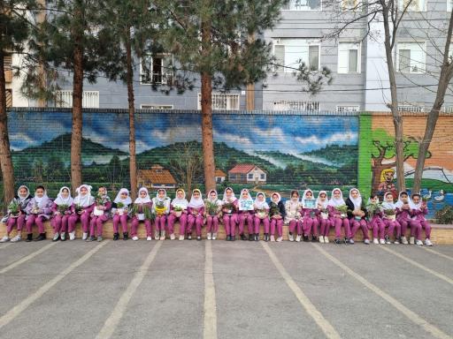 عکس دبستان دخترانه مکتب الاحرار