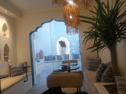 عکس کافه اریس 