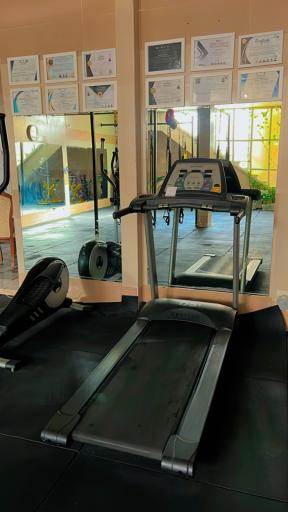 باشگاه بدنسازی بانوان سالمی 