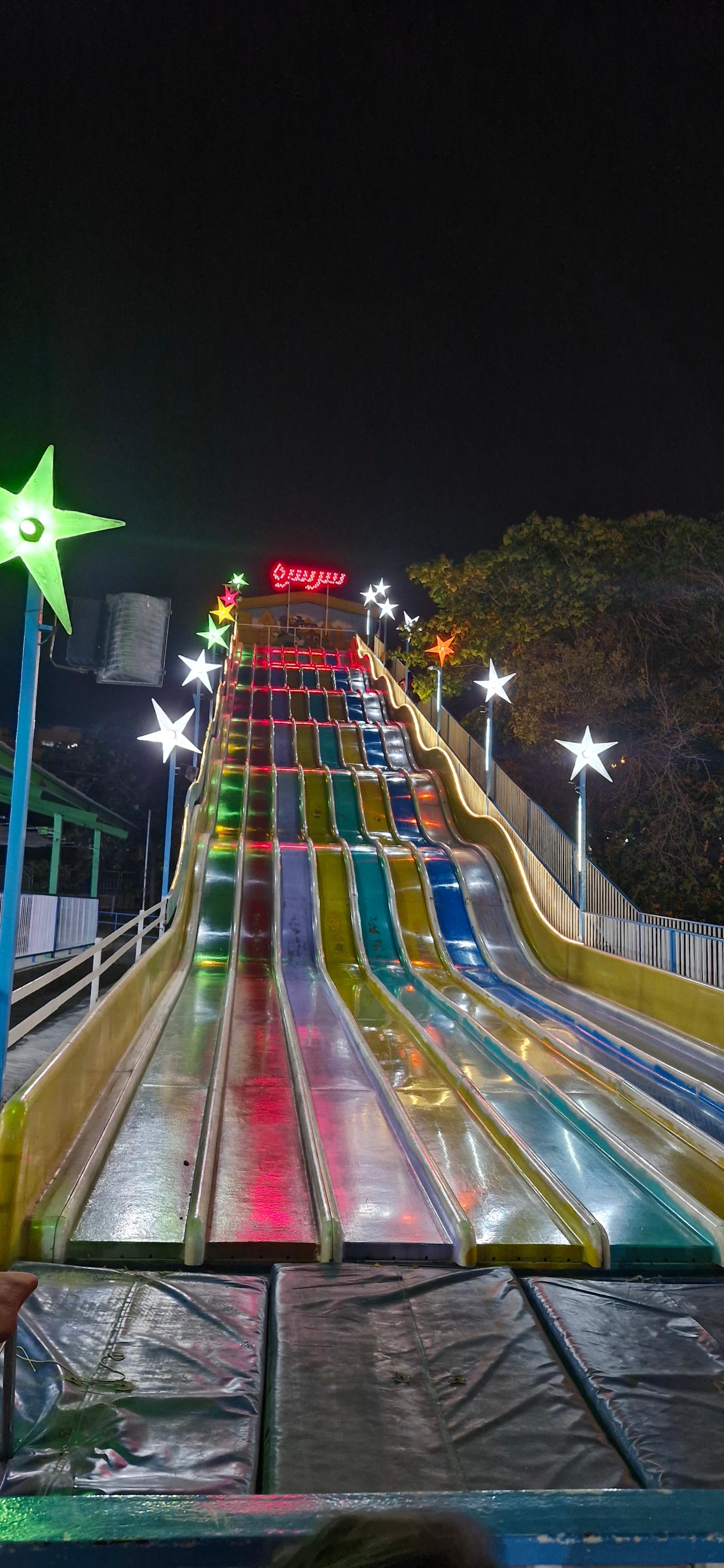 عکس شهربازی باغلارباغی