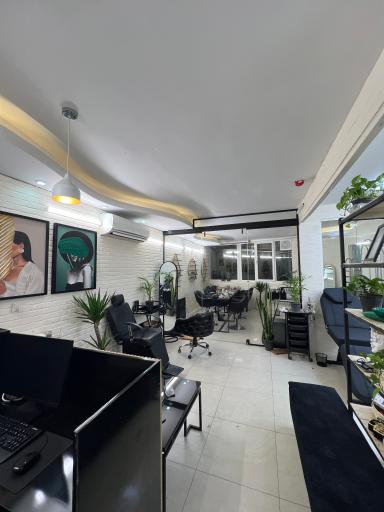 عکس سالن زیبایی تاج ماه