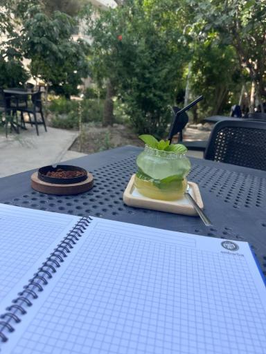 عکس کافه‌ کتاب آفتاب