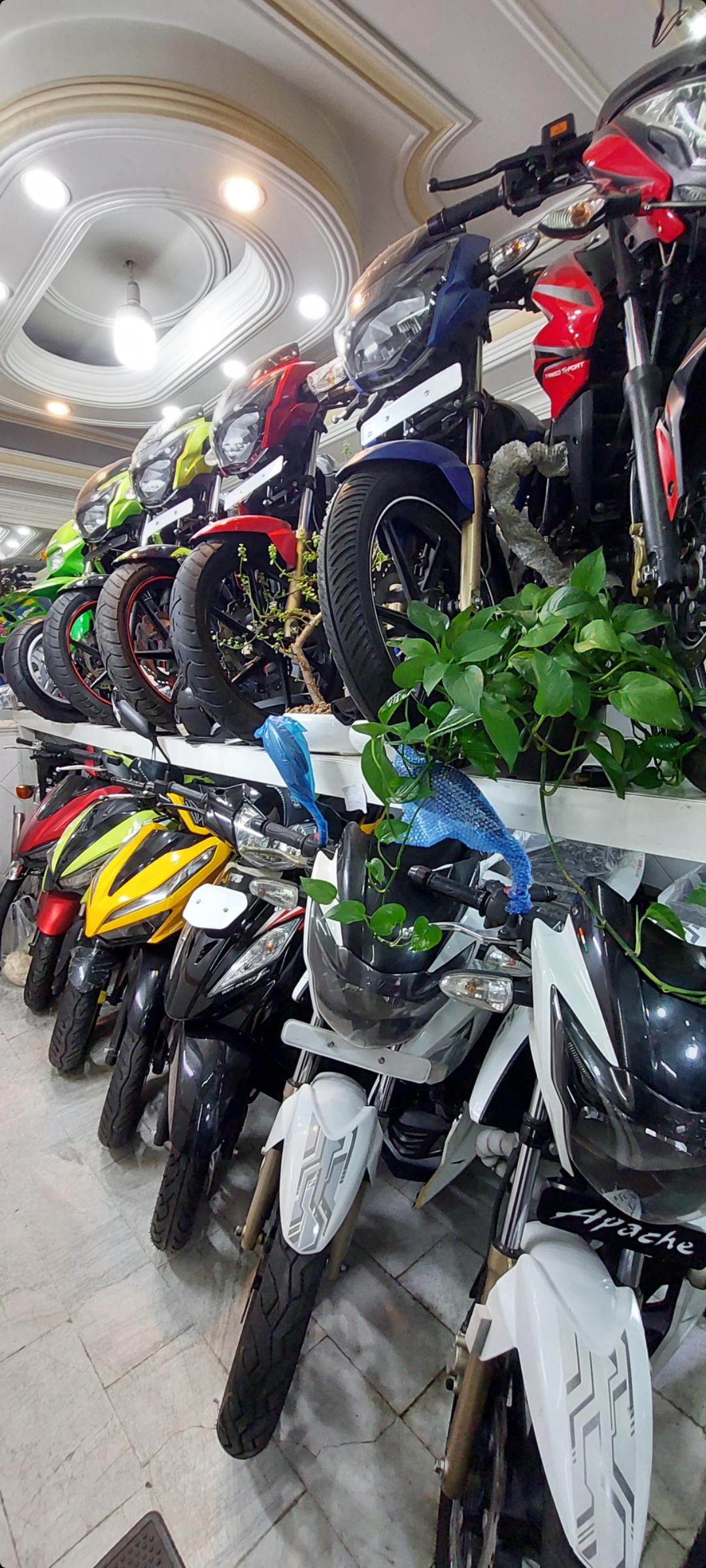 عکس موتور سرای دوستان