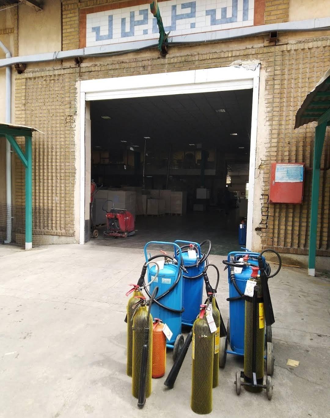 عکس شارژ و فروش کپسول آتش نشانی