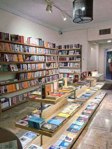 عکس کافه‌ کتاب آفتاب