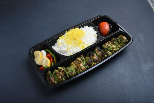 عکس تهیه غذای میزبان برتر