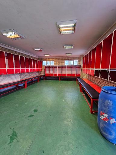 عکس باشگاه فوتبال صالحین