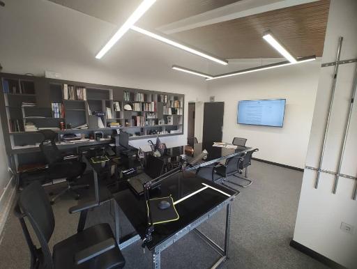 عکس مهندسی برق نیروافزا