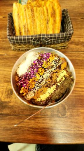 عکس کافه صبحانه چی